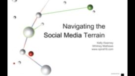 التنقل في التضاريس الرقمية: استراتيجيات إدارة وسائل التواصل الاجتماعي