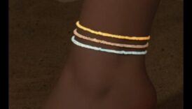 وصلات مضيئة تربط أسلوبك على جانب خلخال متوهجة تألقي على جانب مجموعتنا من الخلخال المتوهجة. اختر بين بين مجموعة أكثر من بضعة من الألوان والأنماط للعثور في الوهم الأسهل لك. 5 وصلات مضيئة: اربطي أسلوبك مع خلخال Glowing Link