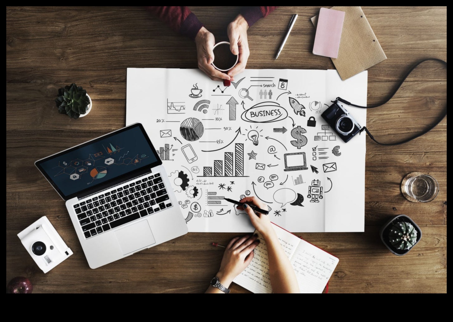 الخطابة عبر الإنترنت: إتقان تقنيات الإقناع في الاتصالات الرقمية